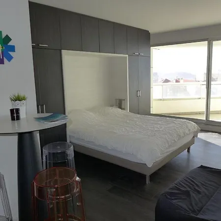 Appartement Beautiful Miramar Studio, South-facing, Waterfront